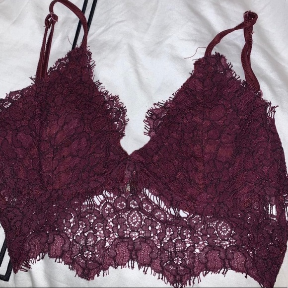 RED LACE TOP - Picture 3 of 4